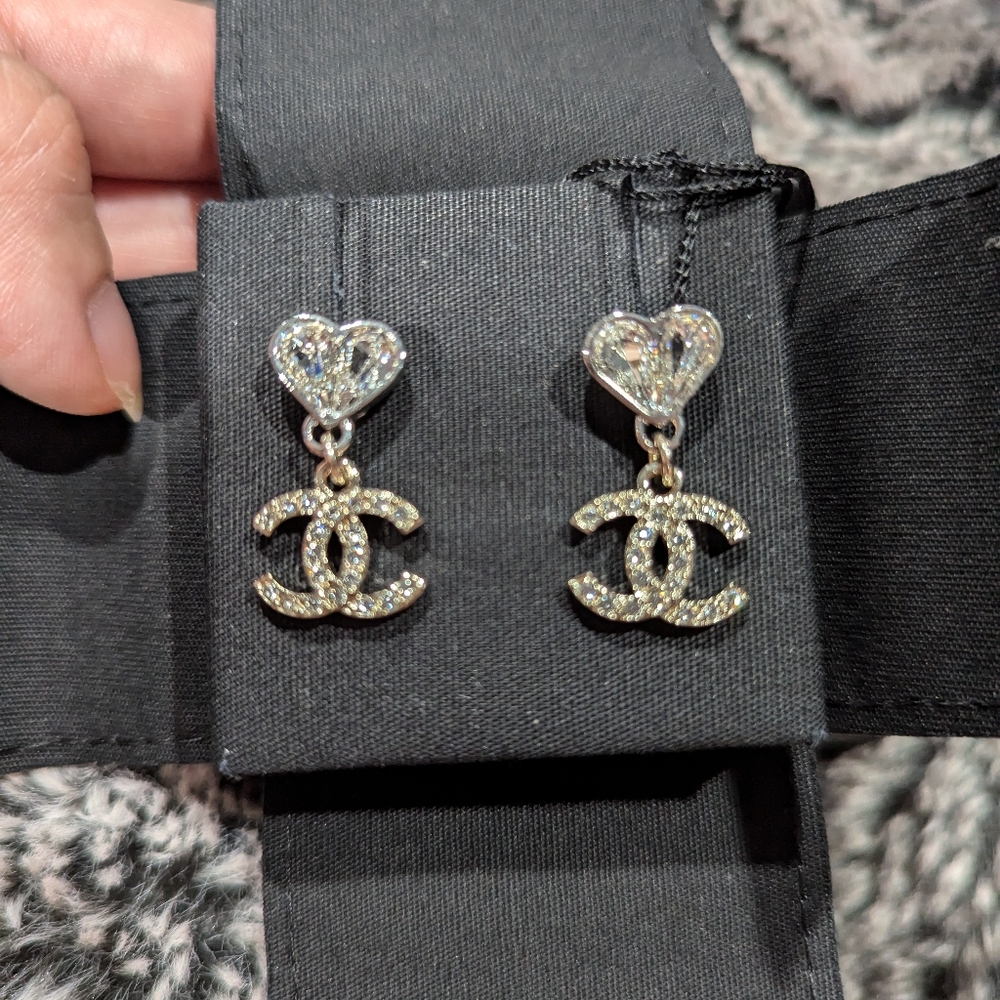 Chanel earrings heart